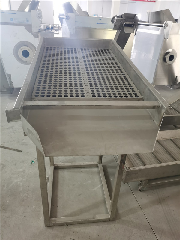 食品油炸機(jī)廠家介紹食品油炸機(jī)開機(jī)前注意事項(xiàng)